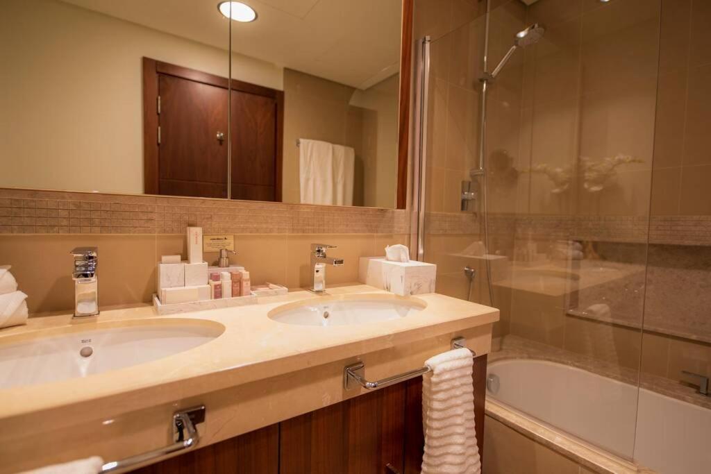 First Class 3Br With Full Burj Khalifa And Fountain View ดูไบ ภายนอก รูปภาพ
